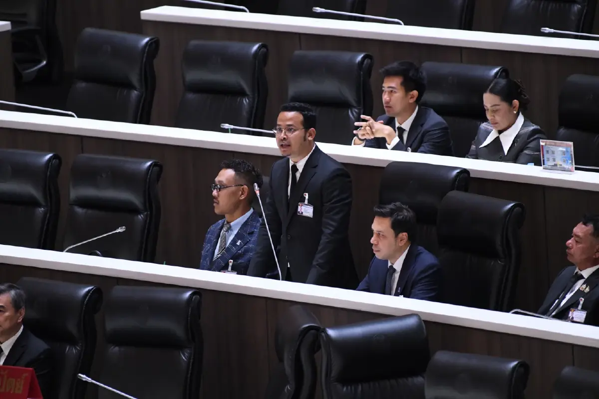 "ประชาธิปัตย์" ชงญัตติสภาฯ ตั้ง กมธ.ปฏิรูปการจัดการน้ำท่วม