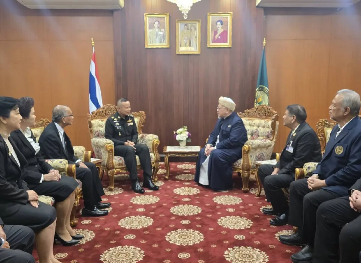 มทภ.4 เยี่ยมคารวะจุฬาราชมนตรี หารือความร่วมมือกิจกรรมต่างๆ