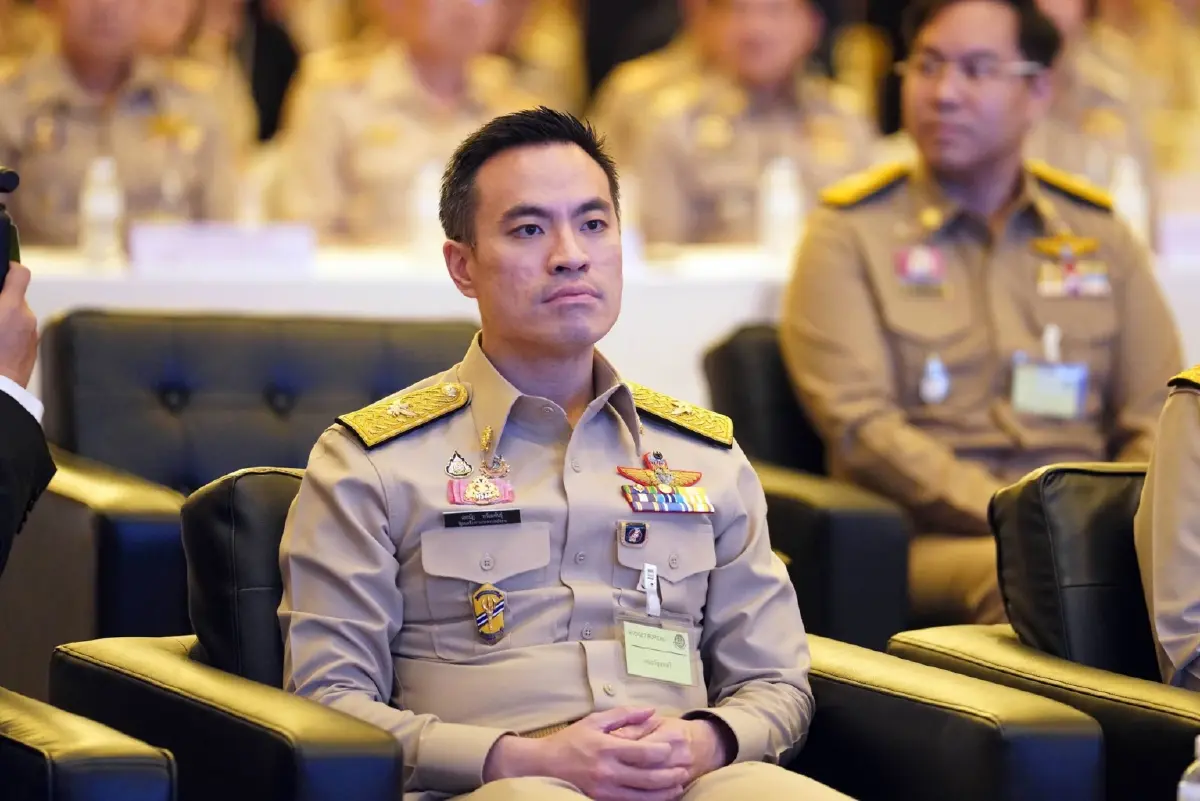 "กบง." ลดค่ากลั่นเป็น "5 บาท" มีผลพรุ่งนี้ ดึงเงินส่วนเกินโรงกลั่น 1 หมื่นล้านพยุงราคา "ดีเซล"