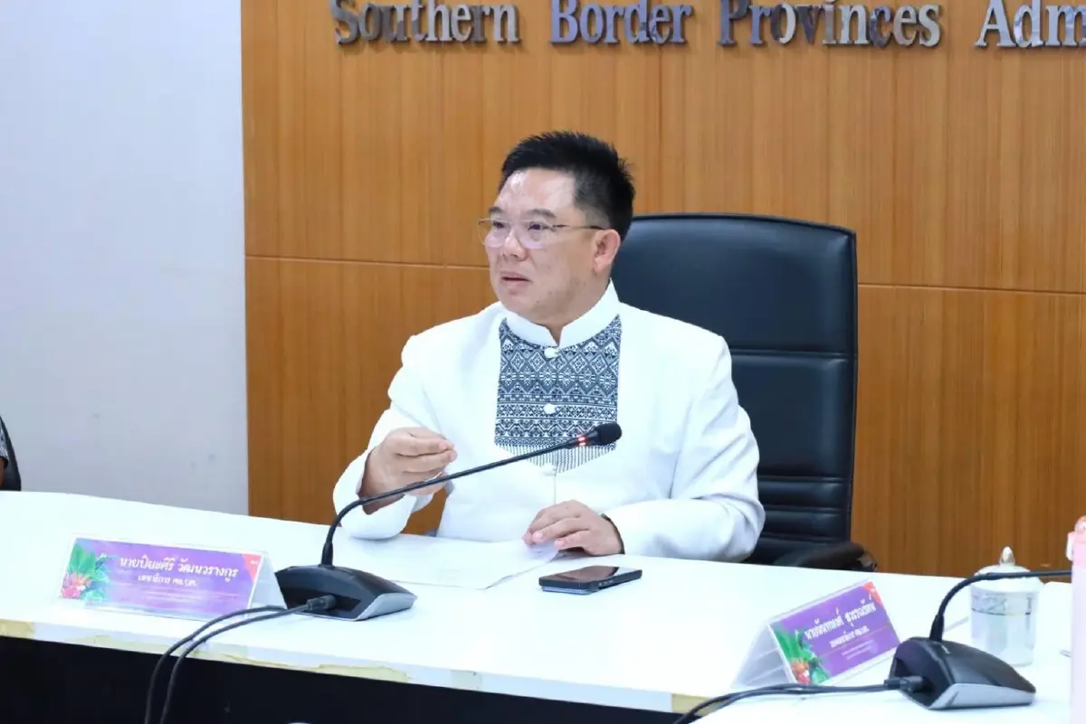 นายปิยะศิริ วัฒนวรางกูร เลขาธิการศูนย์อำนวยการบริหารจังหวัดชายแดนภาคใต้ (ศอ.บต.) 