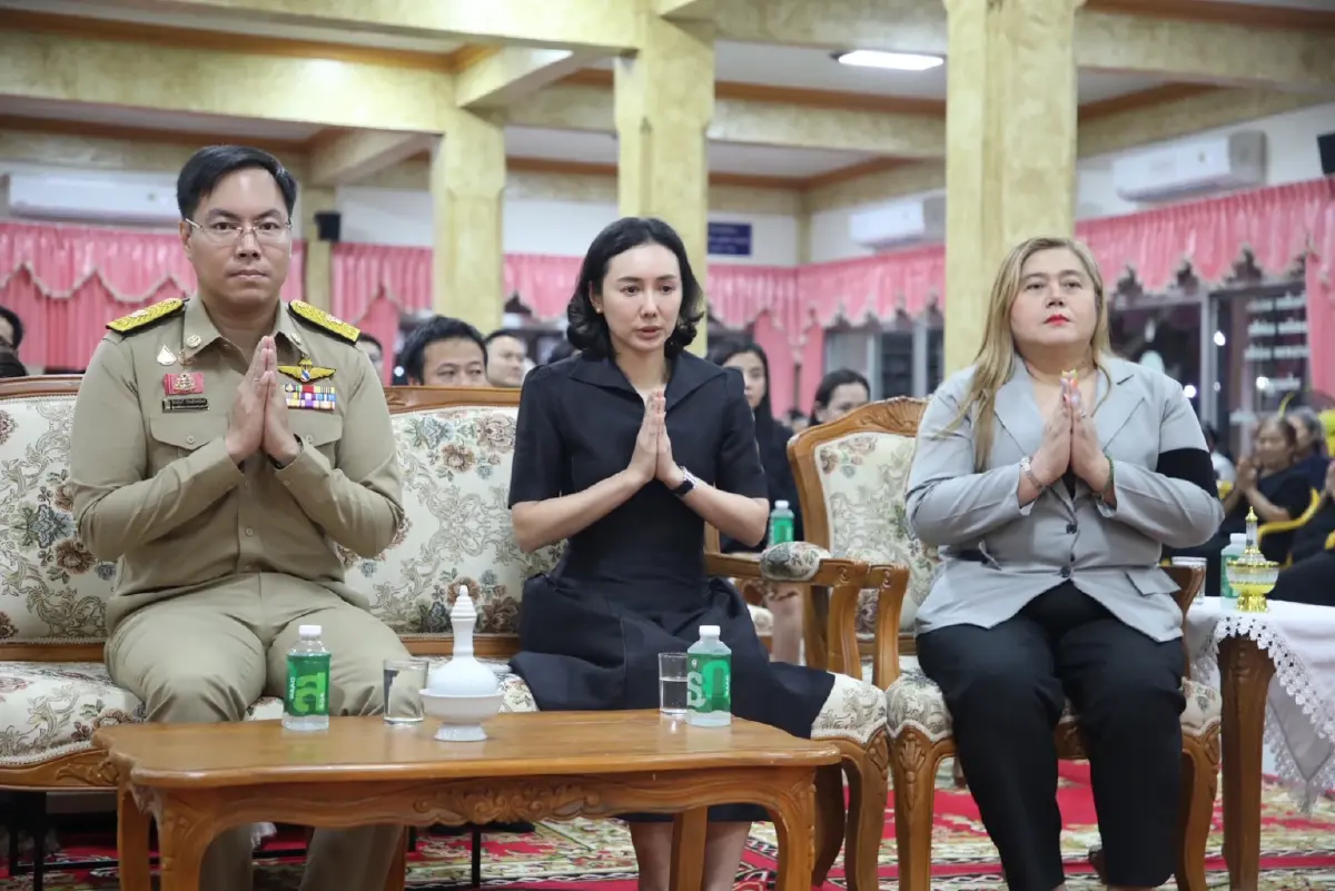 รมช.ศธ.ร่วมพิธีสวดพระอภิธรรมศพ “ครูปภัสรา” เหยื่อกราดยิงอยุธยา