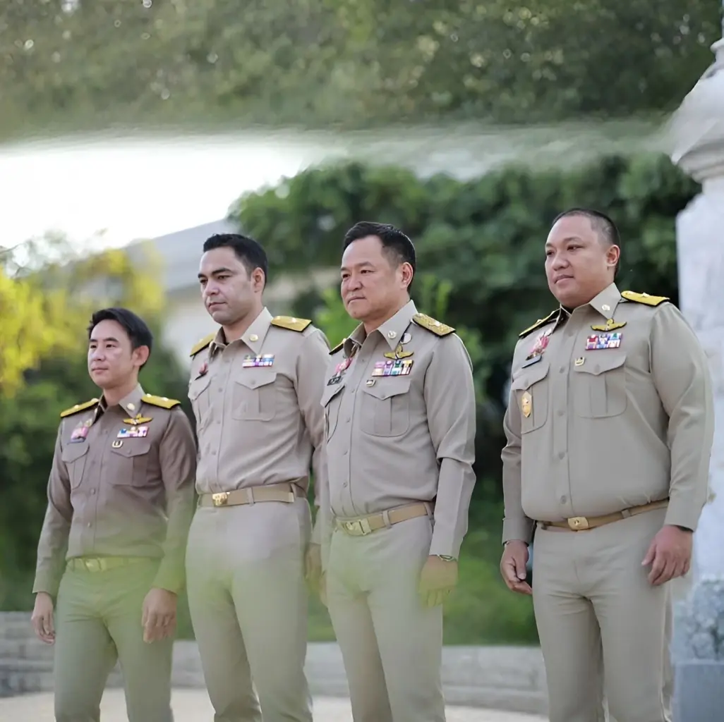 "อนุทิน" แบ่งงาน "3 รมช.ลูกเทพ" การันตีโปรไฟล์ สั่งงานวันนี้ต้องเสร็จวานซืน บอกไม่มีกระดาษวัด KPI ถ้าล้าก็ไปพัก