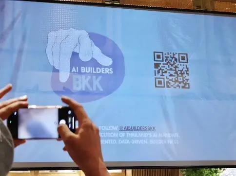 “อภิสิทธิ์” แย้มนโยบายผู้ว่าฯ กทม.ปชป.ดันสู่ AI Builder Hub