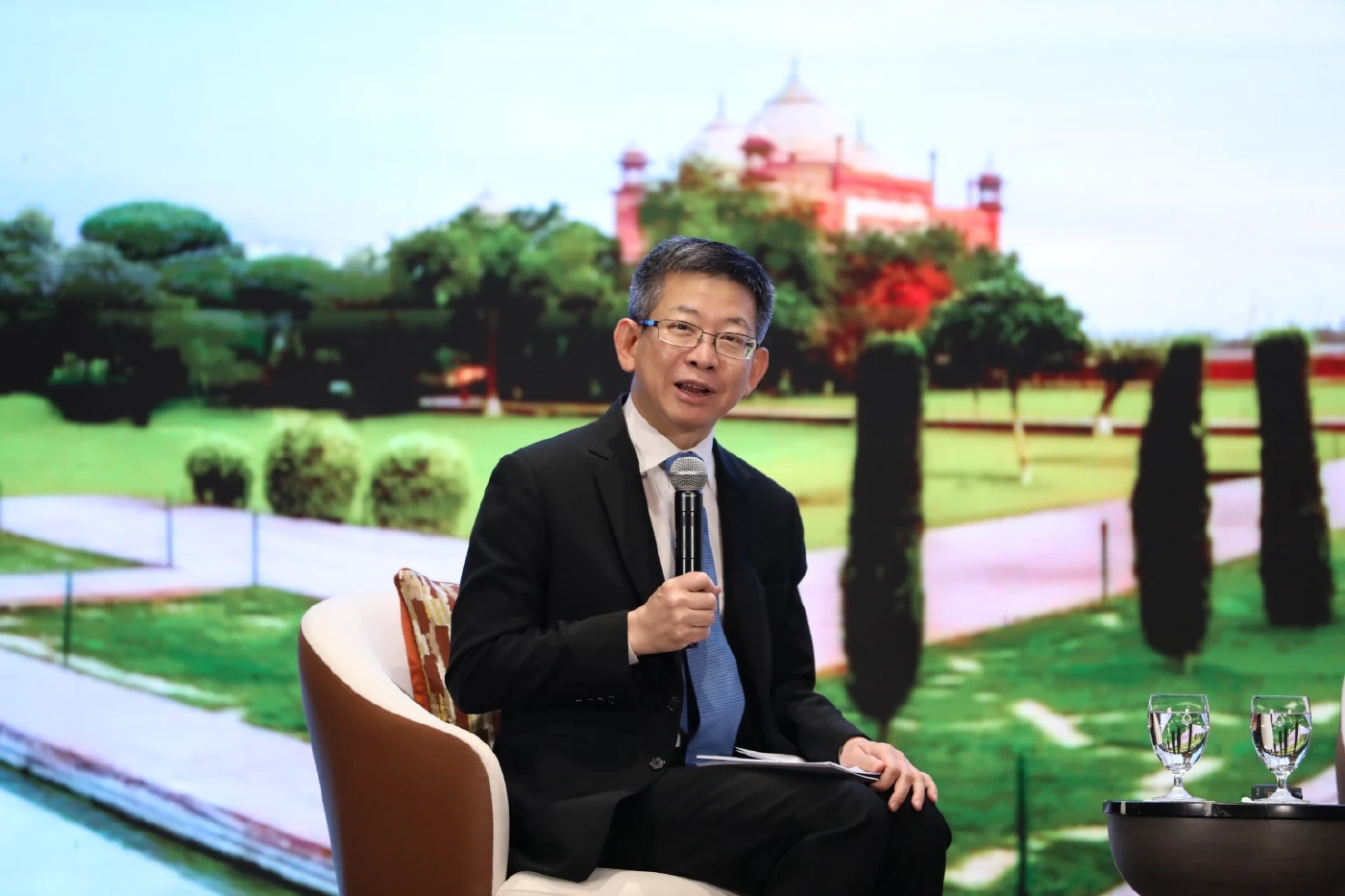 กอบศักดิ์ ภูตระกูล กรรมการรองผู้จัดการใหญ่ ธนาคารกรุงเทพ จำกัด (มหาชน)