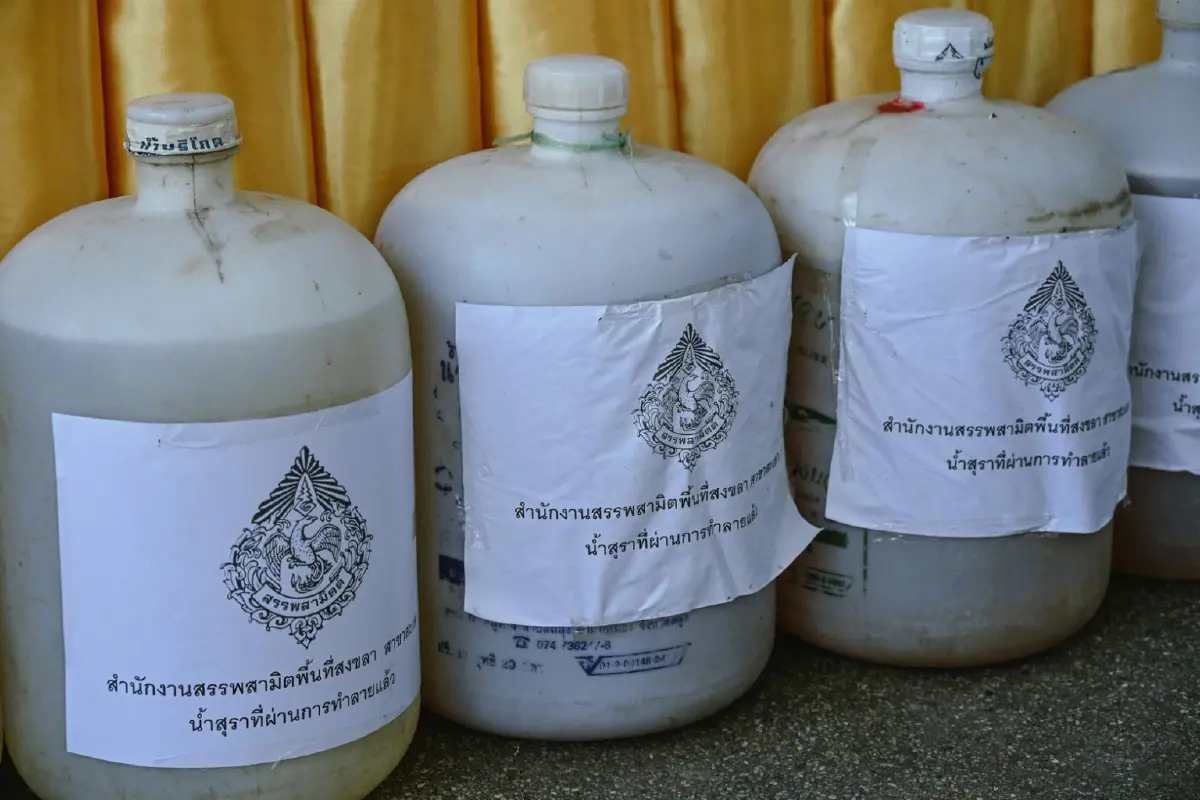 ศอ.บต. จับมือสรรพสามิต เปลี่ยน 'เหล้า-บุหรี่เถื่อน' เป็น 'หัวเชื้อชีวภาพ'
