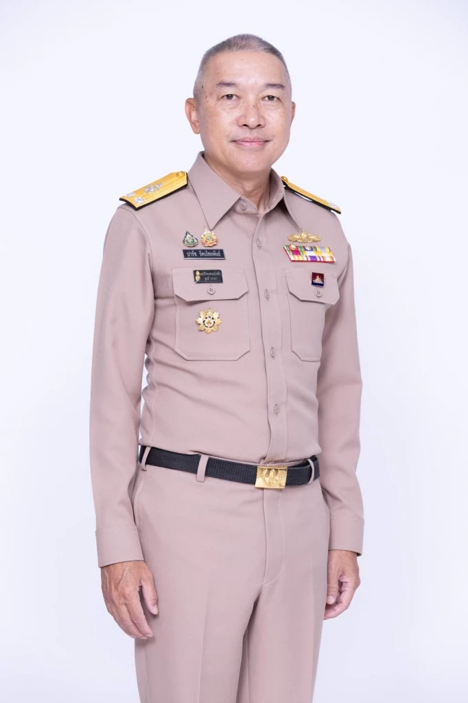 พล.ร.ต.ปารัช รัตนไชยพันธ์ โฆษกกองทัพเรือ