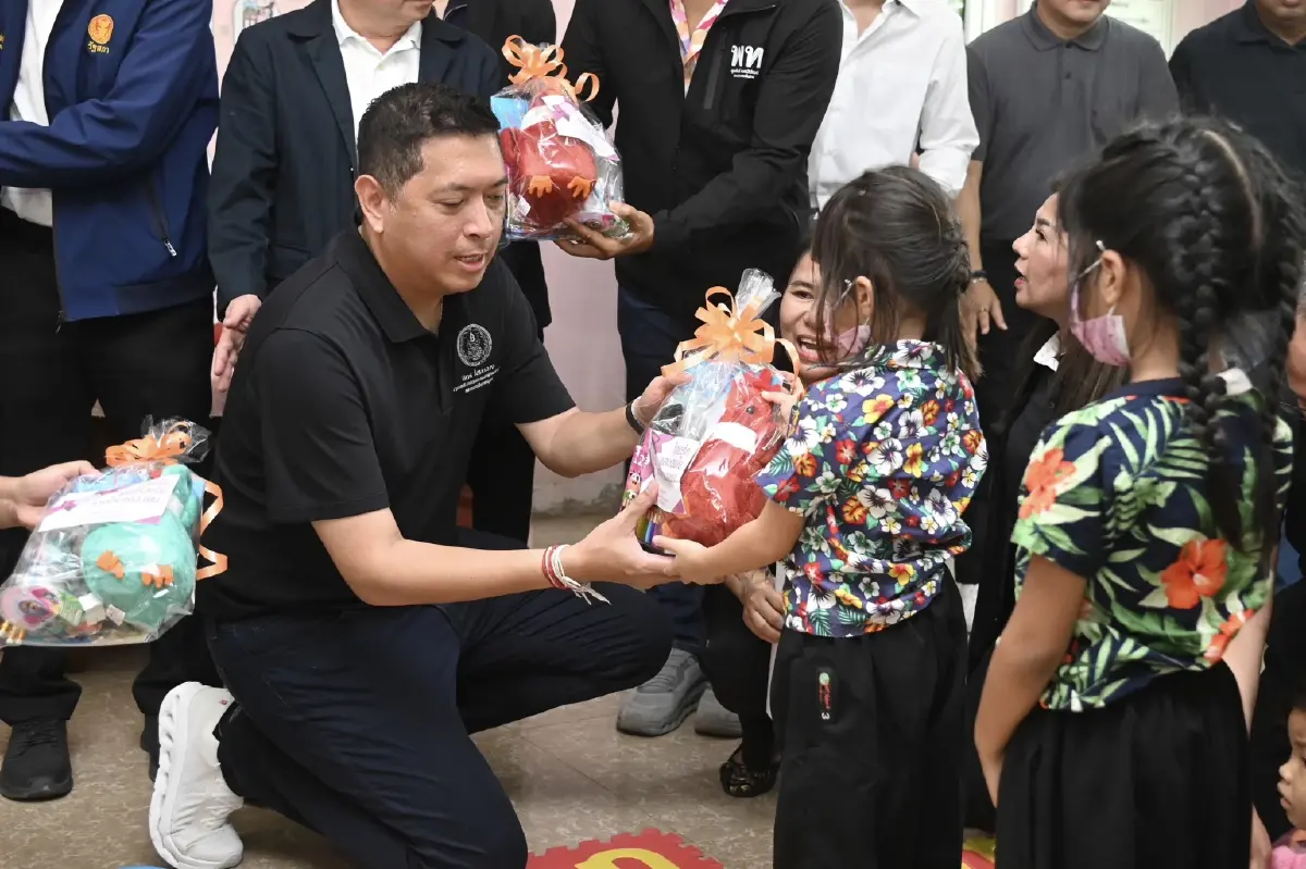 “รมว.นิกร” ลุยงานทันควัน ลงพื้นที่เมืองย่าโม เปิดนโยบาย ปิ๊งไอเดียจ้างงานผู้สูงวัยลดภาระคลัง