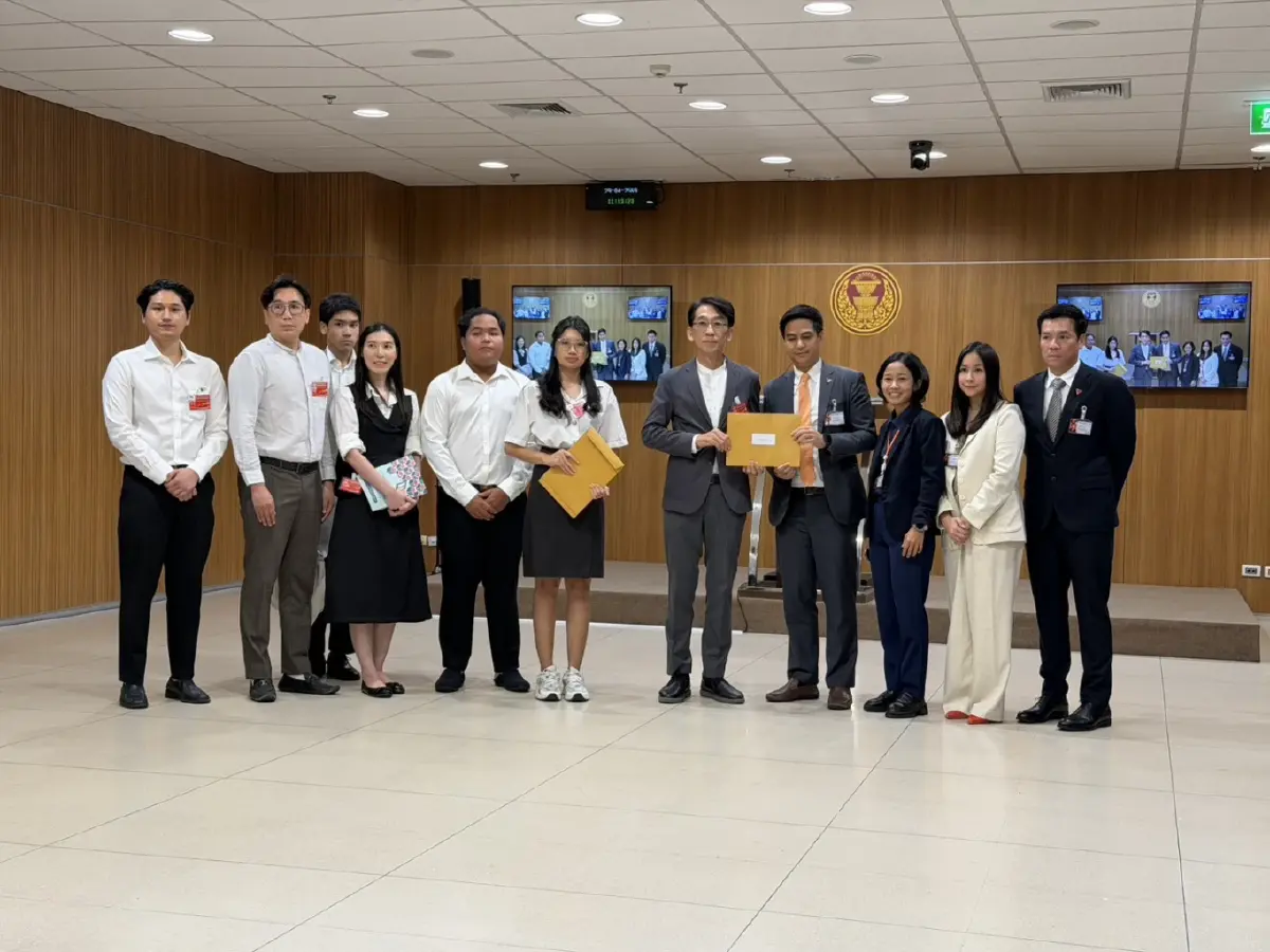 “ปริญญา” นำทีมนิติฯ มธ. ยื่น 5 พรรคหลักแก้กฎหมายจำคุกแทนค่าปรับ