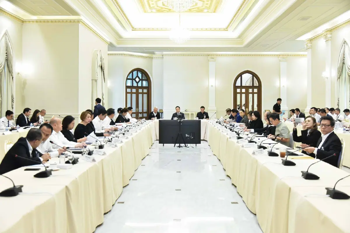 "นายกฯ" ถก ก.น.บ. นัดแรก แบ่งงาน 5 รองนายกฯ คุมอนุฯ 6 ภาค คุมเข้มงบจังหวัด 2.8 หมื่นล้าน ต้องไม่ซ้ำซ้อน