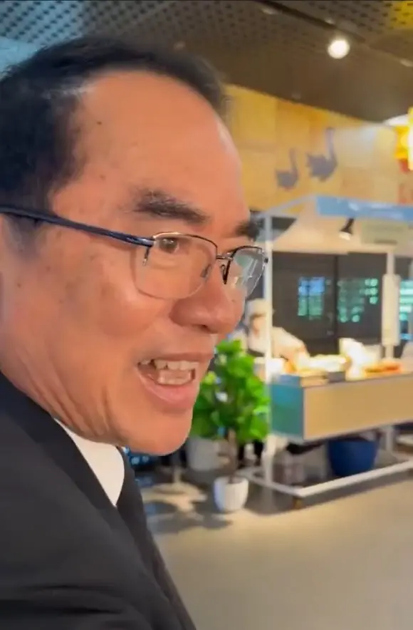 ดีเดย์! สส.ซื้อข้าวกินเองเหมือนประชาชนทั่วไปวันแรก!