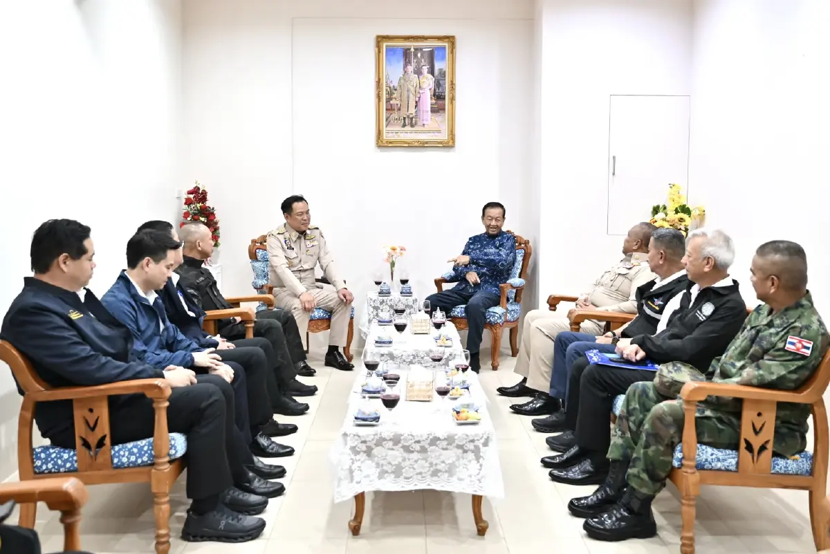 "อนุทิน" รุดถก ศอ.บต. มอบนโยบายยึดหลัก “เข้าใจ-เข้าถึง-พัฒนา” ลั่นแรง ปล่อยให้ไฟใต้คุกรุ่นแบบเดิมไม่ได้อีกต่อไป