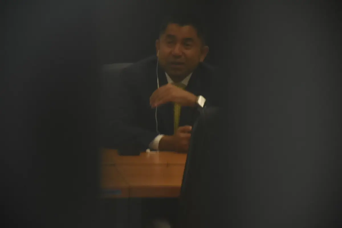 “บิ๊กโจ๊ก” โผล่อัยการ ก่อนชิ่งหลบสื่อ - ทนายยื่นแย้งอำนาจสอบสวน