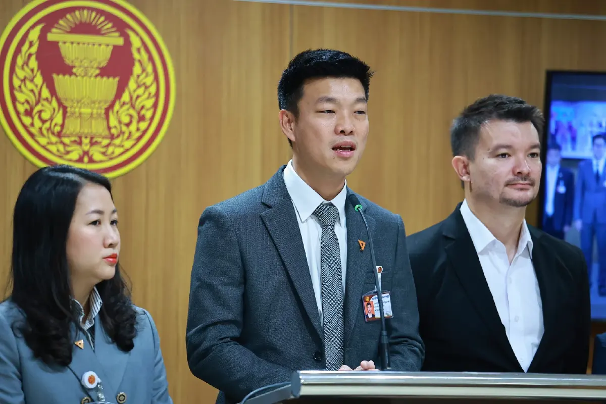 ฝ่ายค้านผนึกกำลัง! "เท้ง ณัฐพงษ์" นำทีมชำแหละนโยบายรัฐ ชูธีม "พอแล้วไม่ไหวแล้ว"