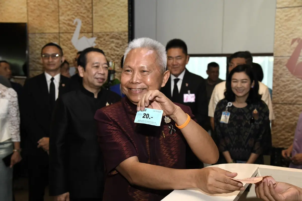 ดีเดย์! สส.ซื้อข้าวกินเองเหมือนประชาชนทั่วไปวันแรก!