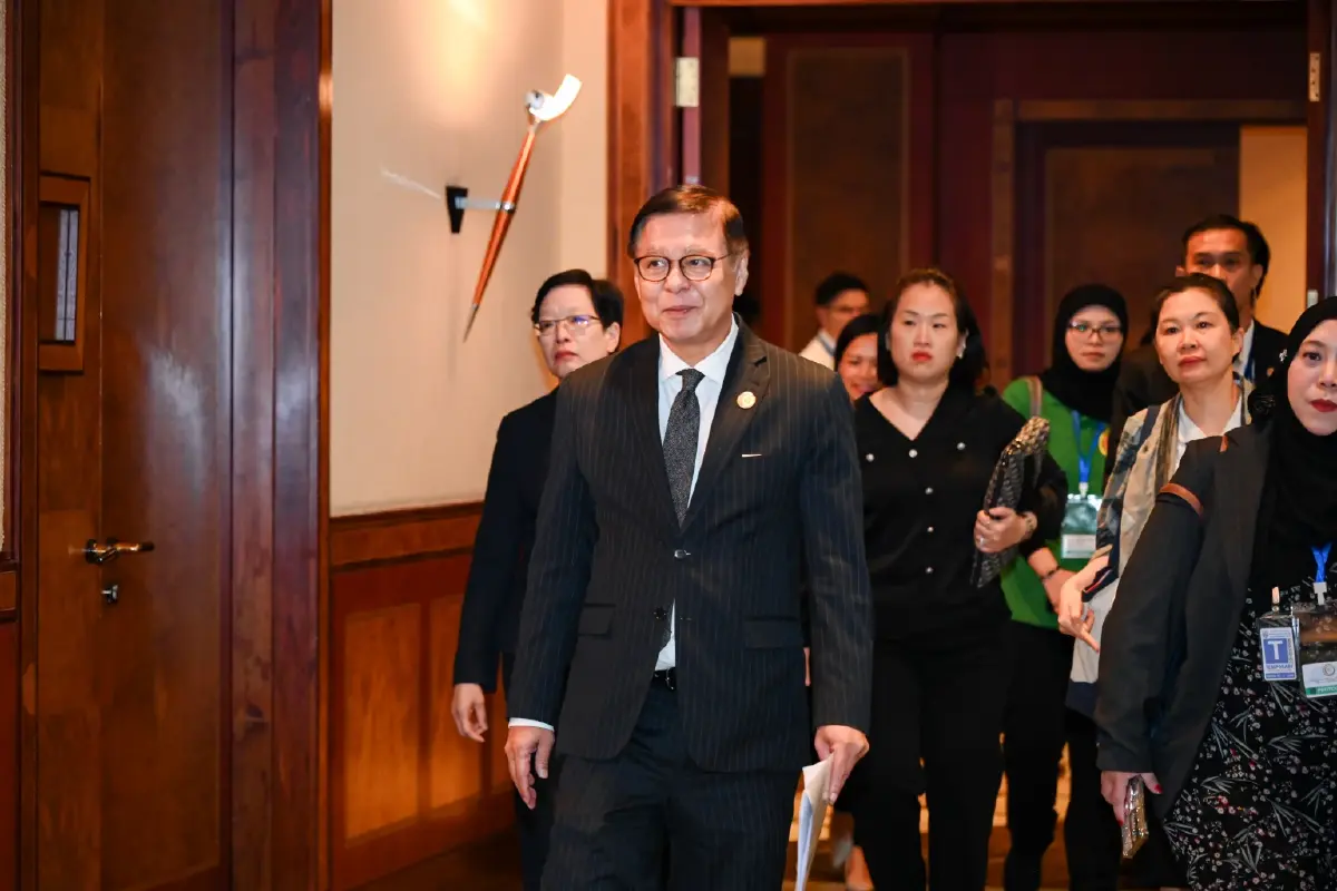 "สีหศักดิ์" พบ "รมว.กต.กัมพูชา" ระหว่างประชุมอาเซียน-EU