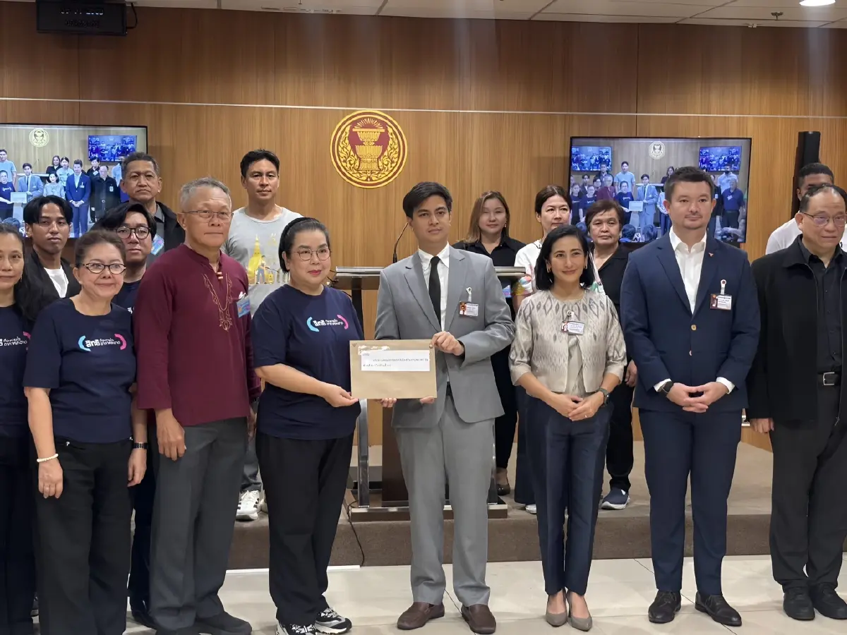 ประชาชนร่วมชื่อหลักแสน! ทวงกฎหมายอากาศสะอาด "พริษฐ์" ลั่นรัฐบาลต้องมีคำตอบ