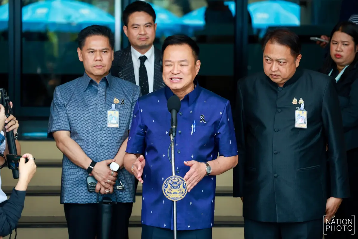 นายอนุทิน ชาญวีรกูล นายกรัฐมนตรี และ รมว.มหาดไทย