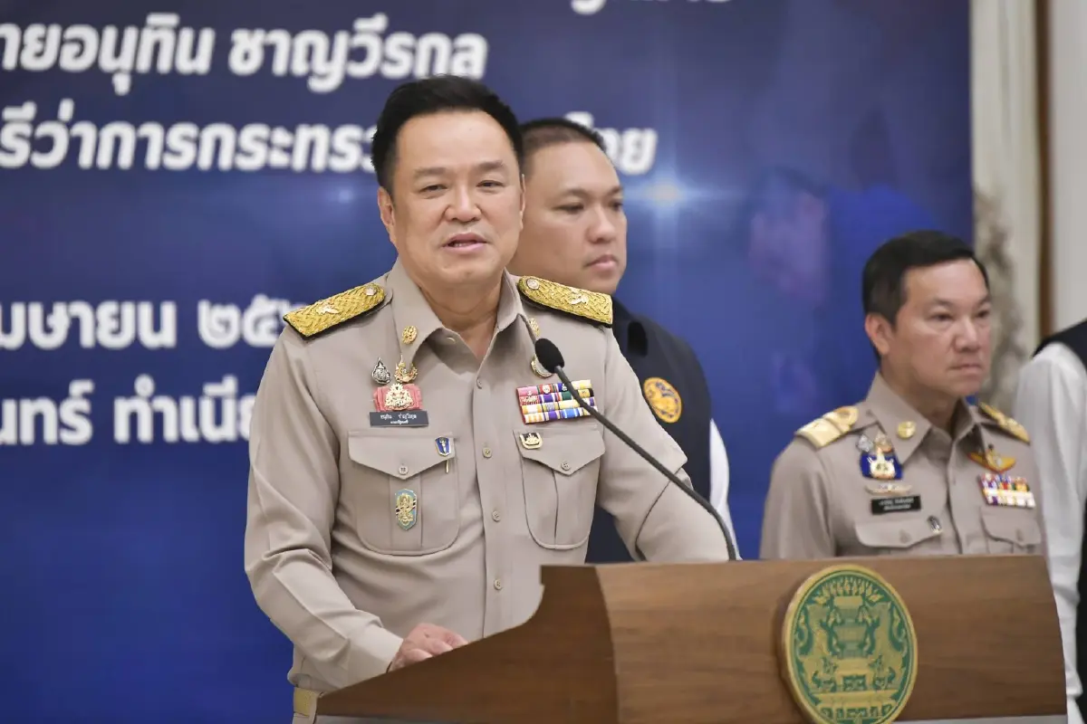 "อนุทิน" ประกาศชัด ไม่ดึง "ศักดิ์สยาม" ร่วม ครม. หลัง ป.ป.ช. ยกคำร้องคดี "ซุกหุ้น"