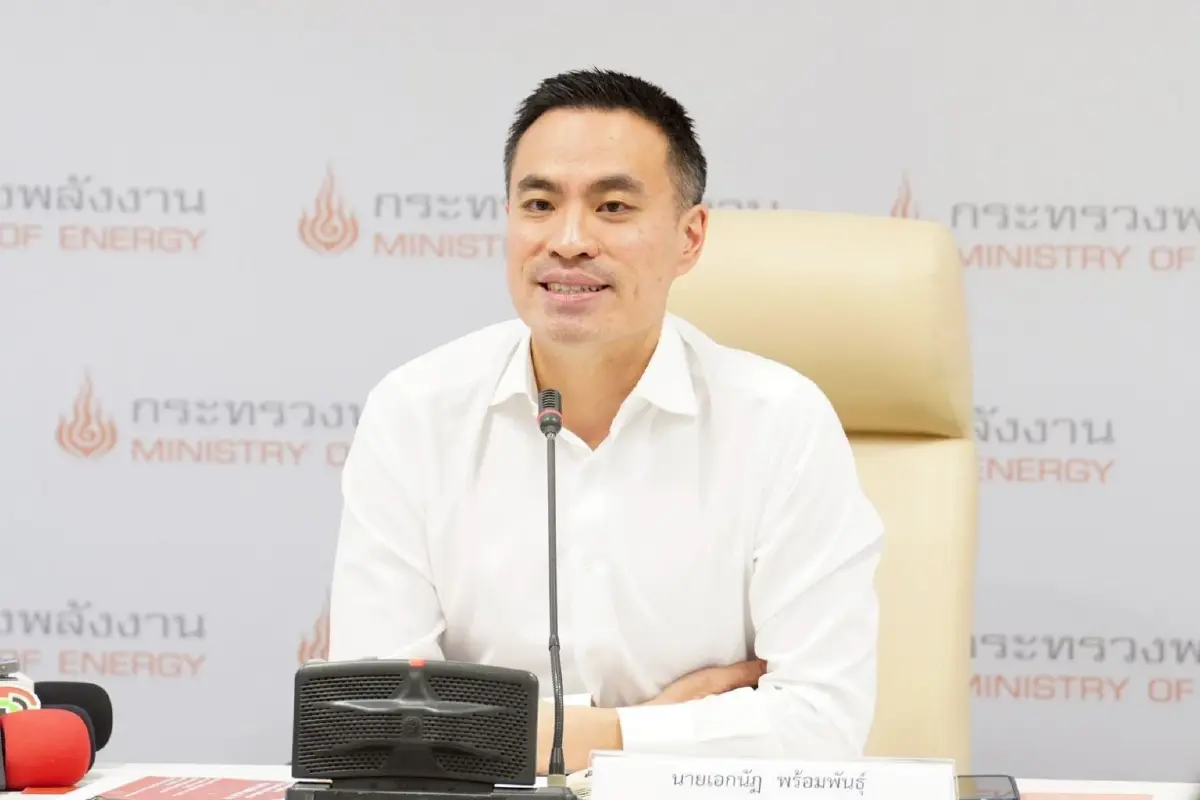 "กบง." ลดค่ากลั่นเป็น "5 บาท" มีผลพรุ่งนี้ ดึงเงินส่วนเกินโรงกลั่น 1 หมื่นล้านพยุงราคา "ดีเซล"