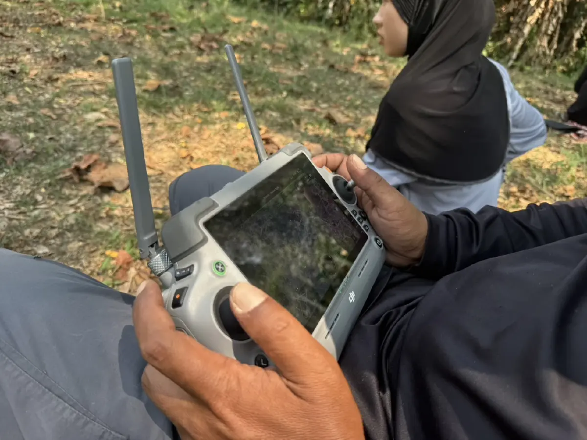 พลังศรัทธาสู้ไฟป่า! "พระครูอ๊อด-ทราย สก๊อต" นำทีมอาสาสมัครบุกดับไฟป่าเชียงใหม่