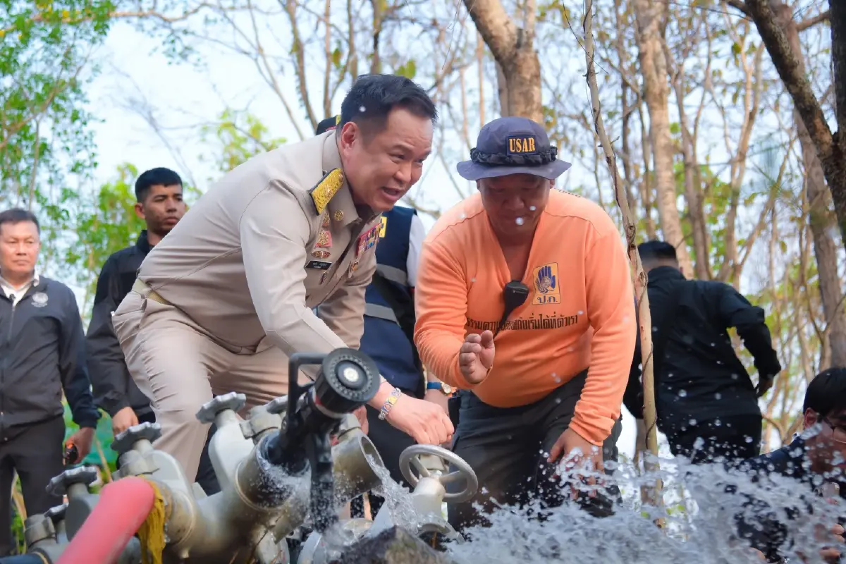 ประกาศก้องกลางดอย! "นายกฯ" สั่งลุย "ป่าเปียก" สกัดไฟป่าดอยสะเก็ด กำชับเจ้าหน้าที่เซฟชีวิต