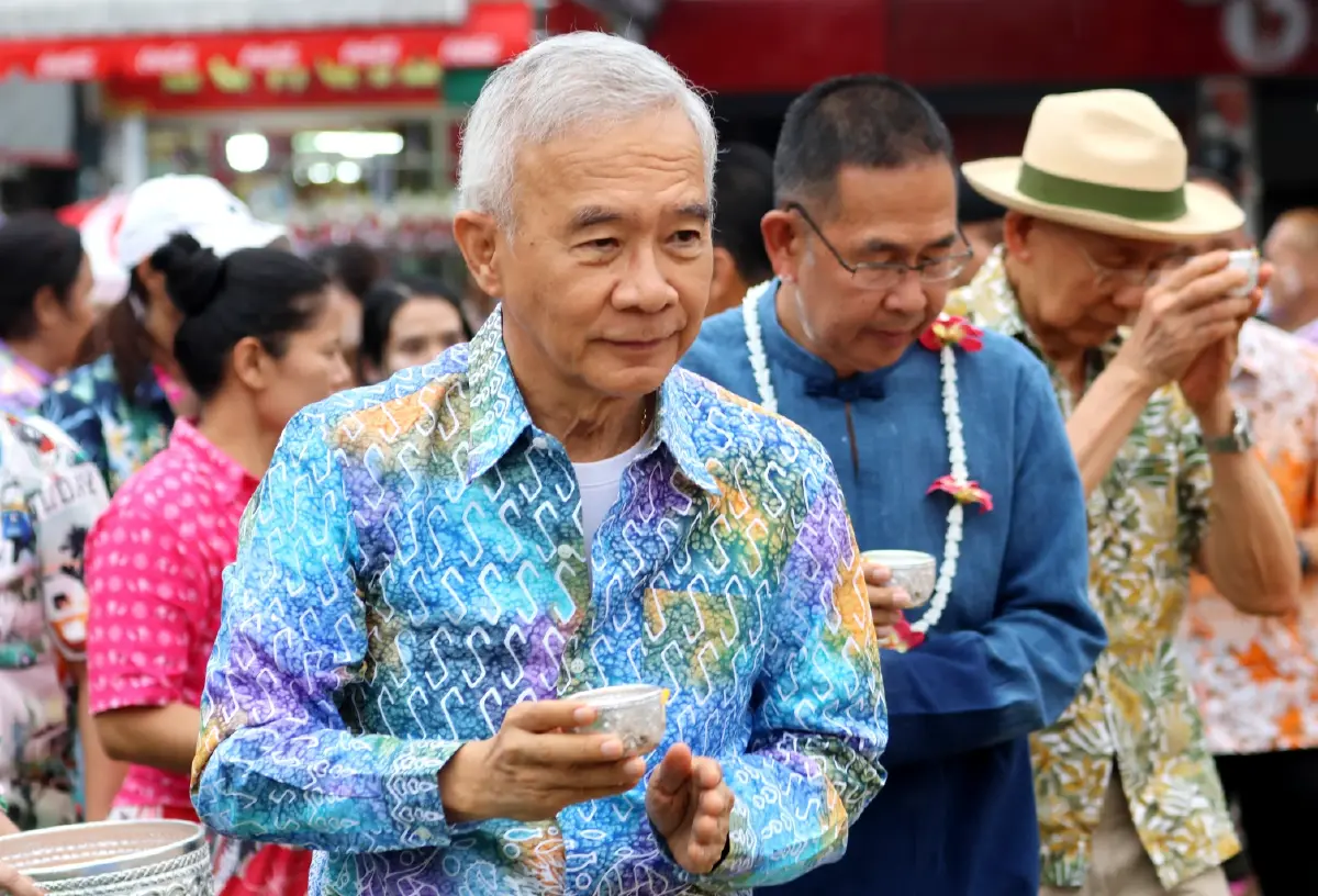 นายสุวัจน์ ลิปตพัลลภ อดีตรองนายกรัฐมนตรี ประธานพรรคชาติพัฒนา