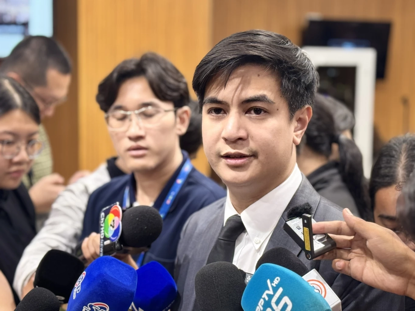 พริษฐ์ วัชรสินธุ สส.บัญชีรายชื่อ พรรคประชาชน 