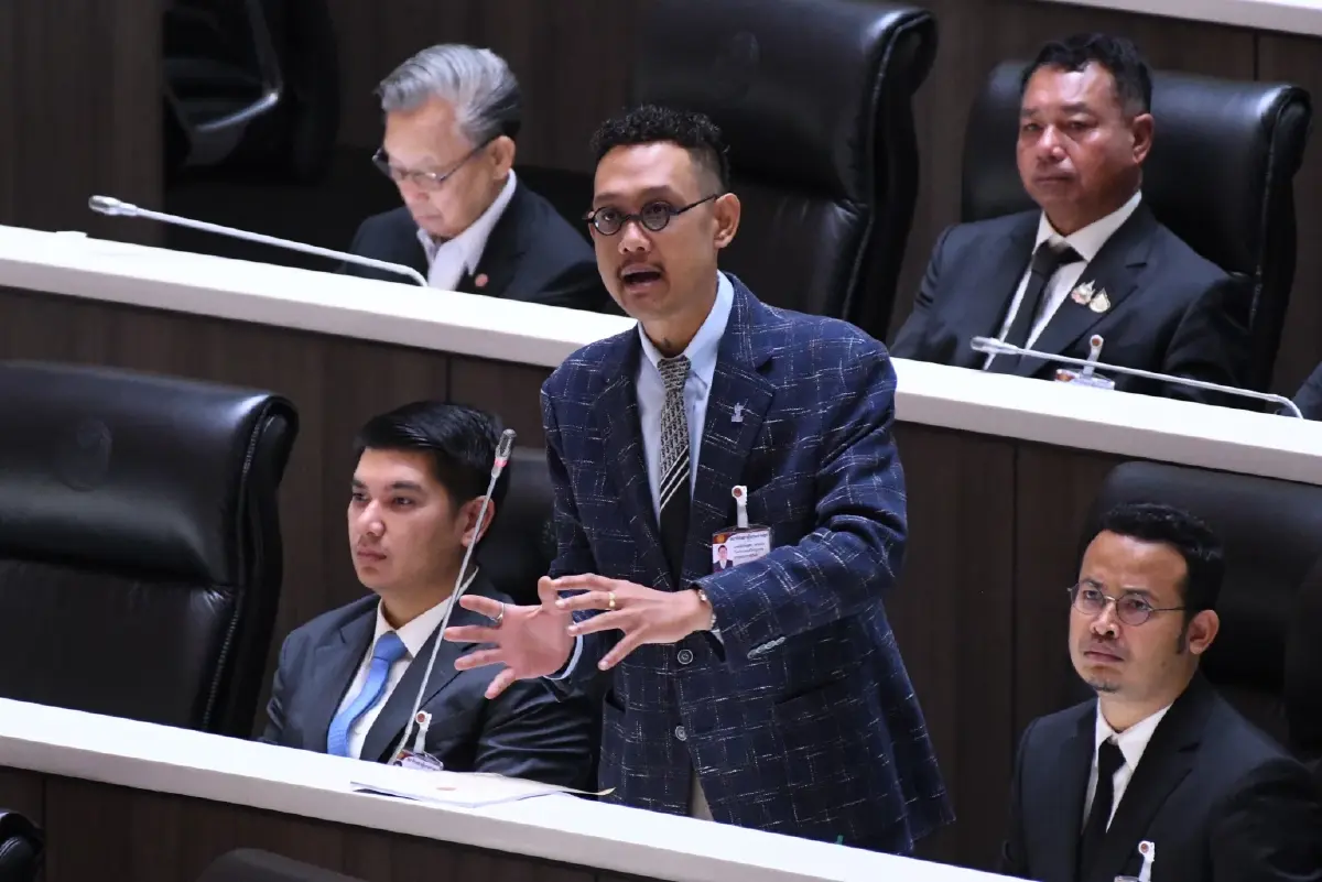 "ประชาธิปัตย์" ชงญัตติสภาฯ ตั้ง กมธ.ปฏิรูปการจัดการน้ำท่วม