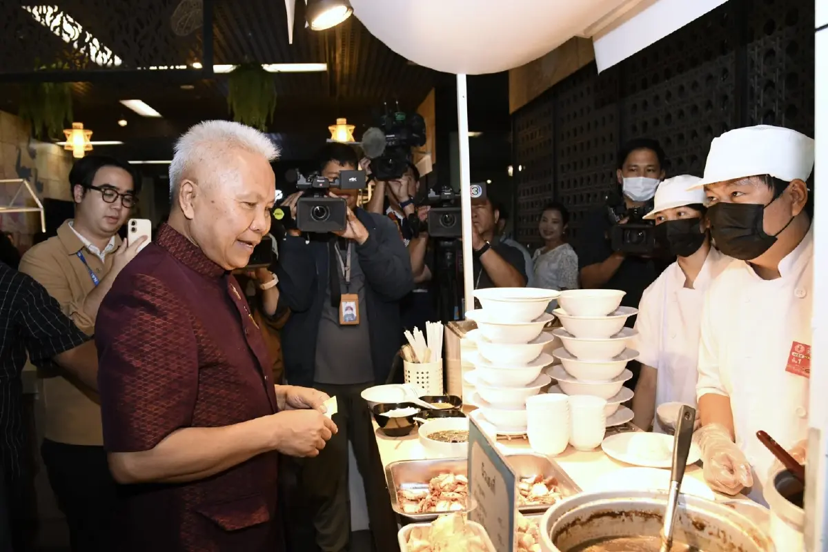 ดีเดย์! สส.ซื้อข้าวกินเองเหมือนประชาชนทั่วไปวันแรก!