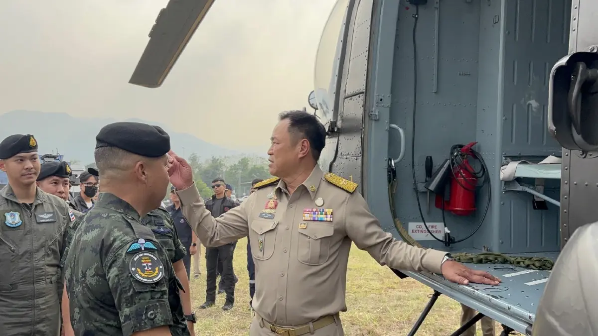 พร้อมลุย! "อนุทิน" ตรวจ "ฮ.ดับไฟป่า-รถวัดฝุ่น PM2.5 เคลื่อนที่"  คืนอากาศดีให้คนภาคเหนือ!