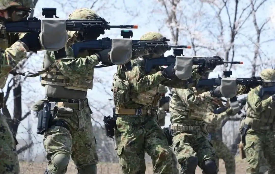 นายกฯ ซานาเอะ ของญี่ปุ่นส่อแววเก้าอี้หลุด หลังขัดแย้งหนักกับคนใกล้ชิด