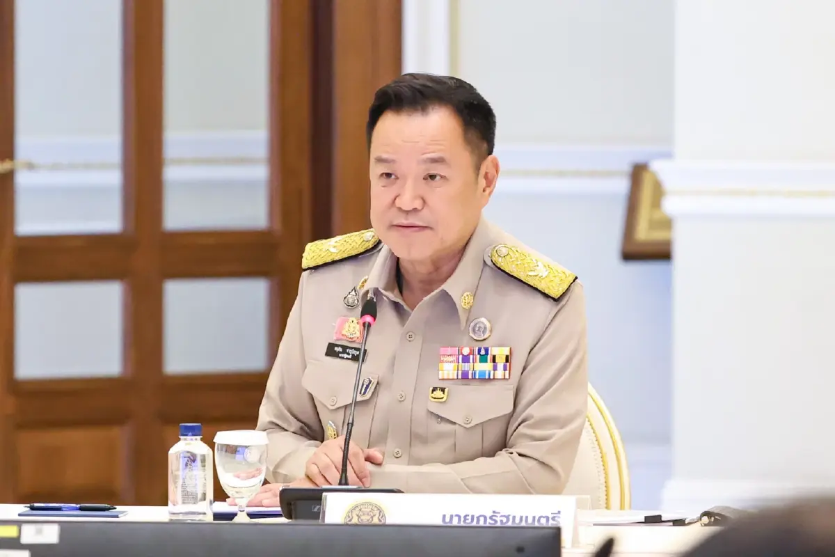 นายอนุทิน ชาญวีรกูล นายกรัฐมนตรี