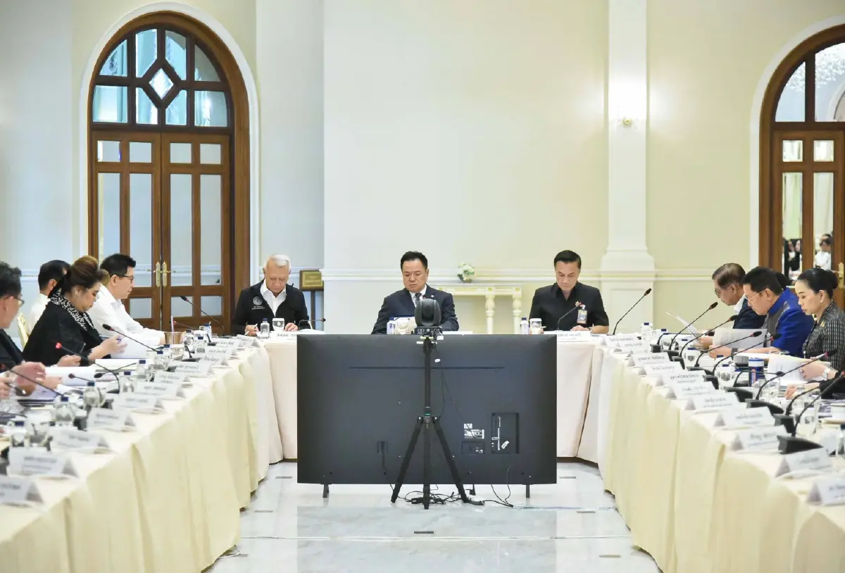 "นายกฯ" ถก ก.น.บ. นัดแรก แบ่งงาน 5 รองนายกฯ คุมอนุฯ 6 ภาค คุมเข้มงบจังหวัด 2.8 หมื่นล้าน ต้องไม่ซ้ำซ้อน