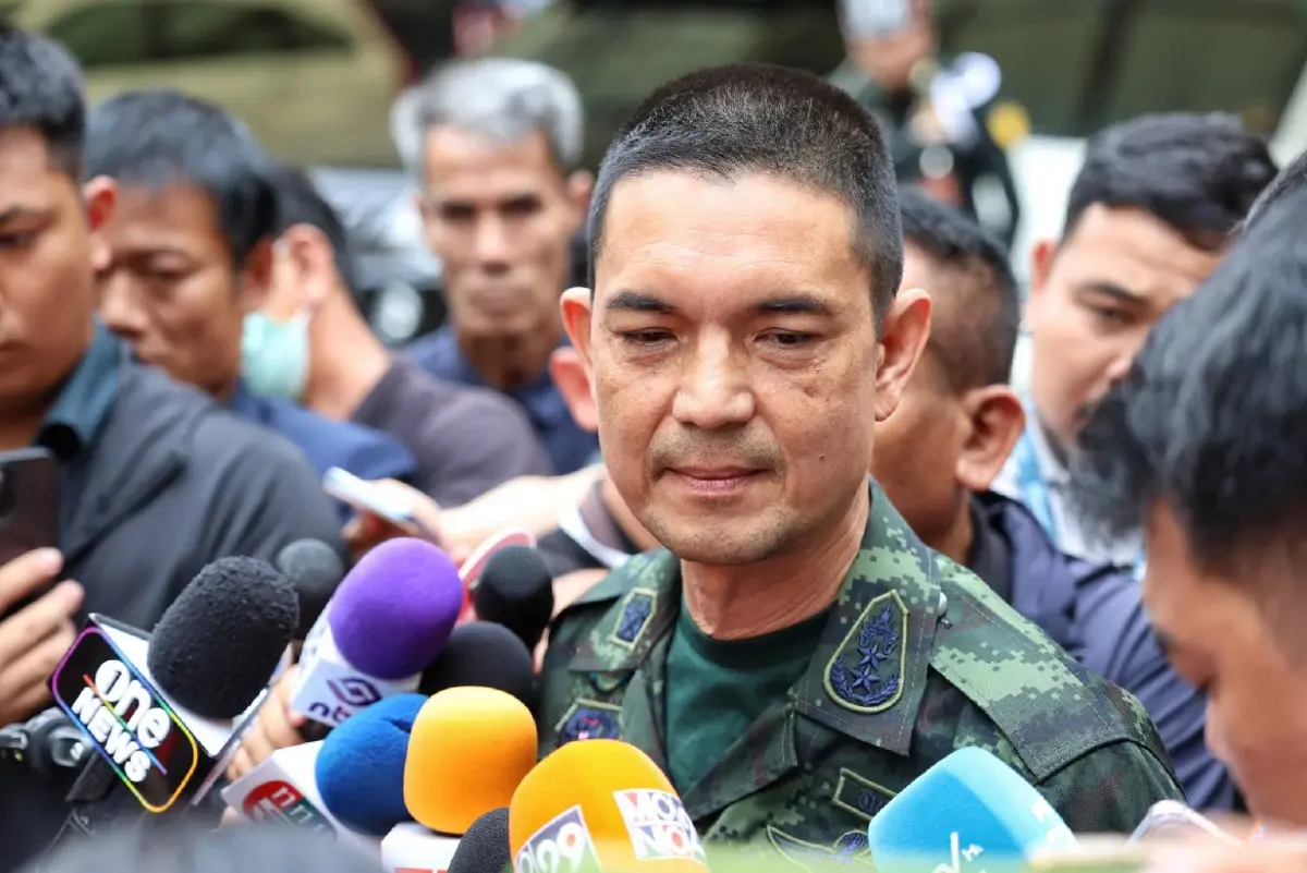 พล.ต.วินธัย สุวารี โฆษกกองทัพบก