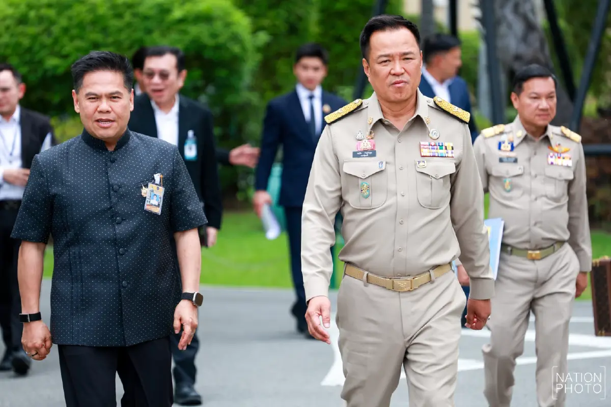 นายอนุทิน ชาญวีรกูล นายกรัฐมนตรี หัวหน้าพรรคภูมิใจไทย