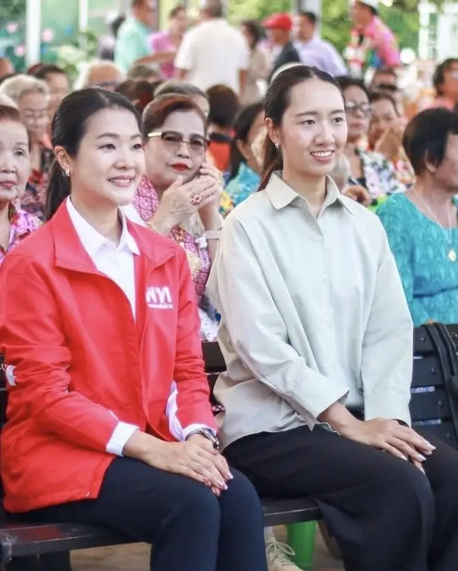 อิ่ม ธีรรัตน์ พาหลานสาว “อาย” ออกแนะนำตัวแก่คนลาดกระบัง