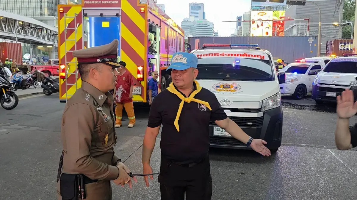 ทบ.ส่งทหารเข้าช่วยเหลือผู้ประสบอุบัติเหตุ "รถไฟชนรถเมล์"