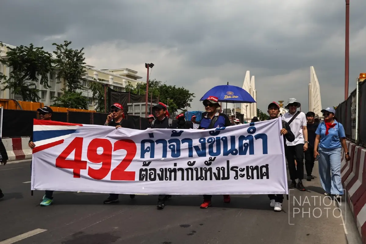 "รวยไม่ไหวแล้วโว้ย!" เสียงสะท้อนจากพี่น้องแรงงาน 27 เครือข่าย เดินขบวนยื่น 8 ข้อเรียกร้อง