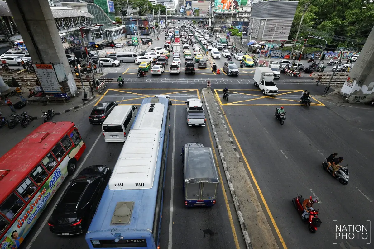 "กรมขนส่งทางราง" ดำเนินคดี "รถทุกคันที่จอดขวางราง" ด้าน "ผบช.น." ถกด่วน 8 หน่วยงาน สั่งลุยจุดตัดรถไฟ 58 จุดทั่วกรุง