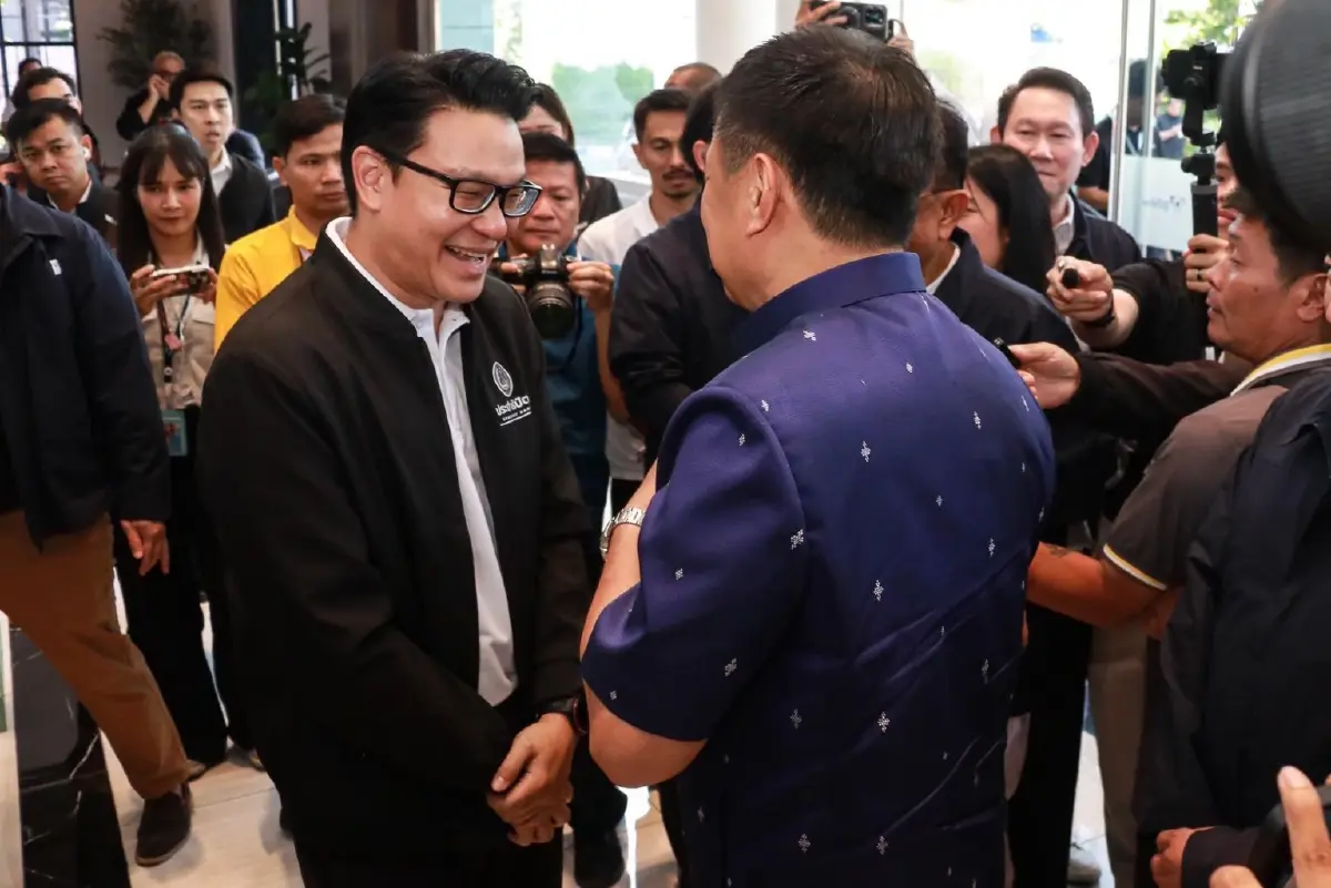สยบข่าวลือ! ไม่ใช่ "อภิชัย-หม่อมกร" ชิง "ผู้ว่าฯกทม." กลับมาทวงฐานเสียงเมืองหลวง