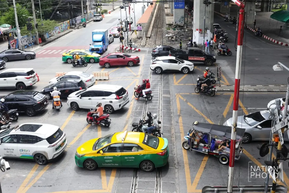 รื้อระบบทางแยกมรณะ! "ชัชชาติ" เด้งรับ "ขุดอุโมงค์จุดตัดรถไฟ" สังคายนาจุดเสี่ยงทั่วกรุง!