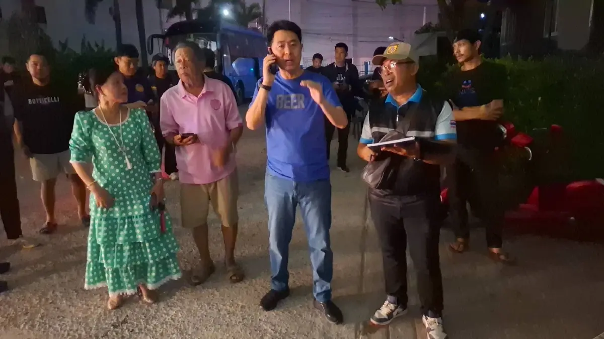 คุมเพลิงได้แล้ว! ไฟไหม้ Rooftop โรงแรมพัทยา ระดมรถดับเพลิงกว่า 10 คัน "นายกเมืองพัทยา" ลงพื้นที่คุมสถานการณ์