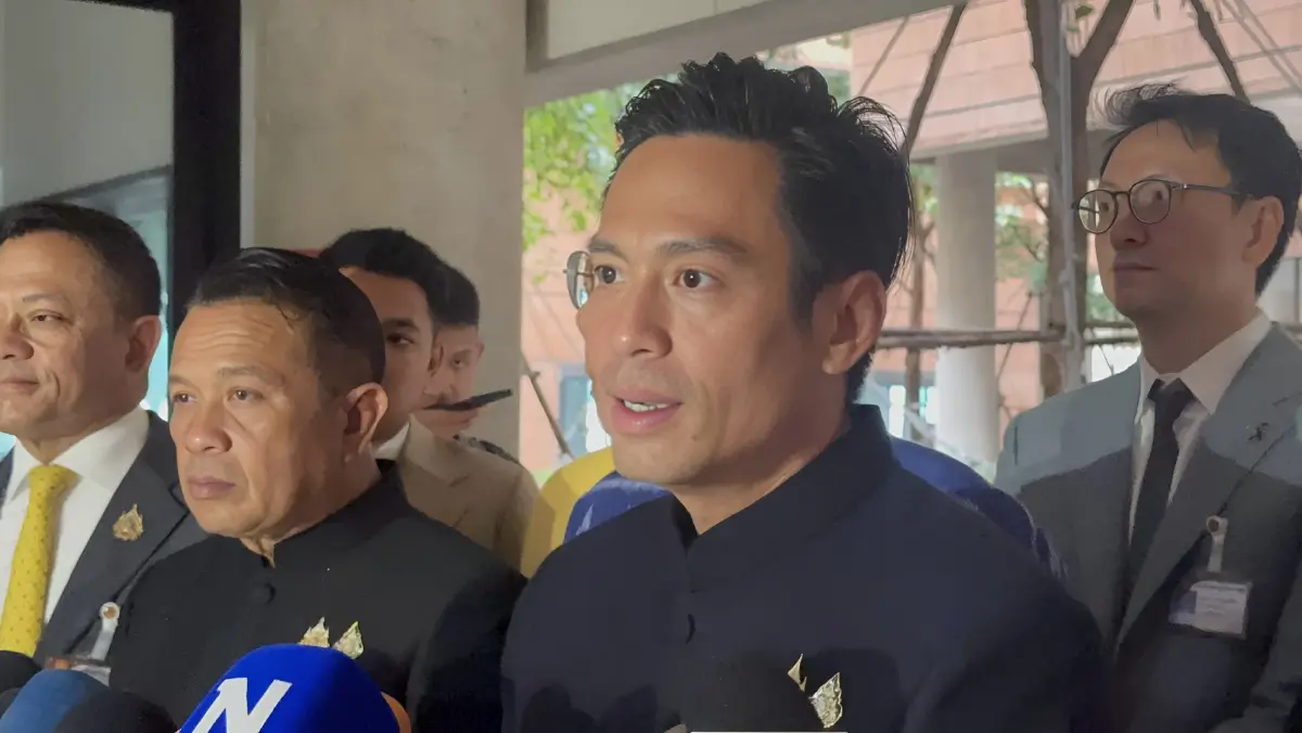 นาย กรวีร์ ปริศนานันทกุล สส.อ่างทอง พรรคภูมิใจไทย
