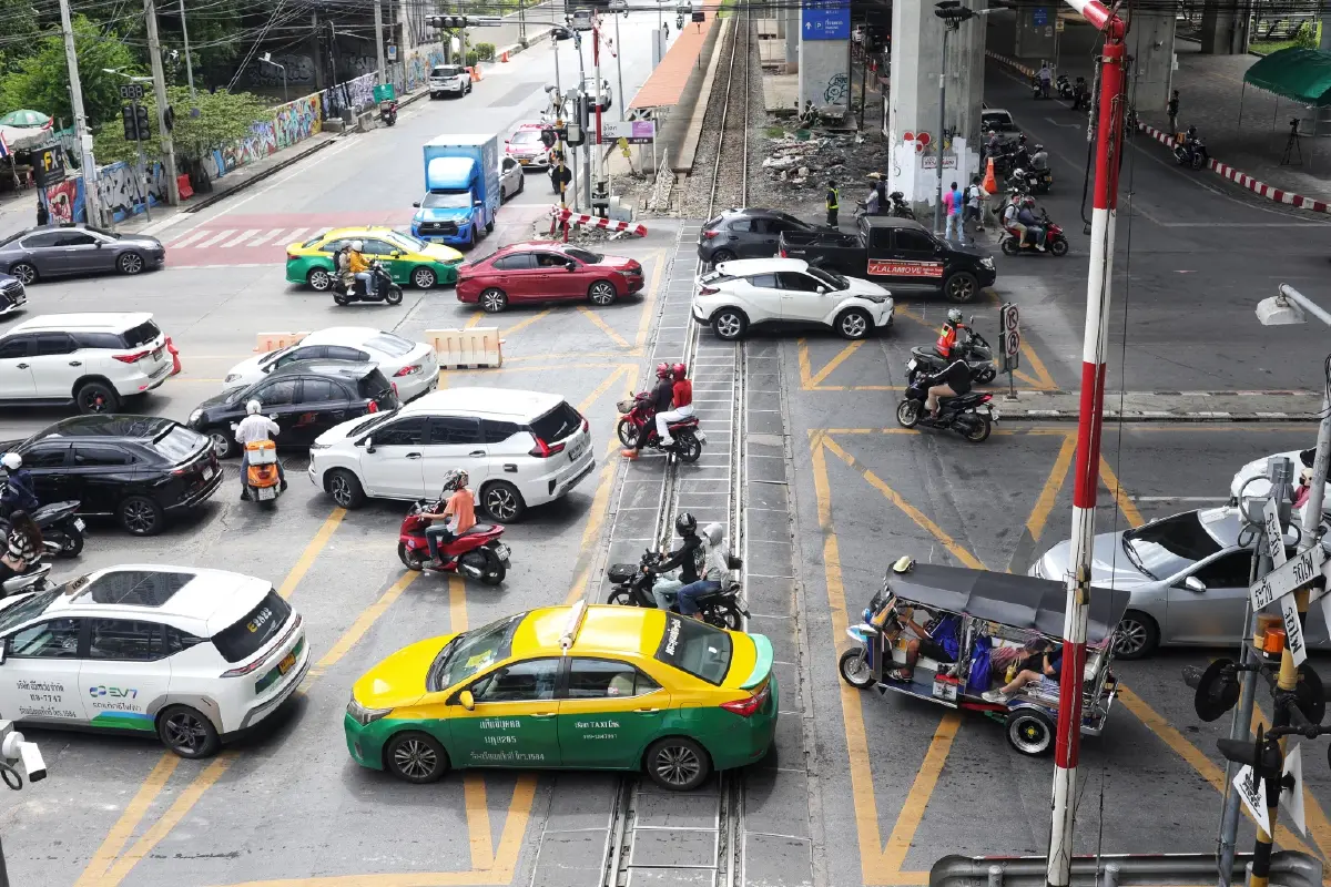 รฟท. รับผลตรวจ "คนขับรถไฟ" ชนรถเมล์มักกะสันพบ "ยาเสพติด-กัญชา"