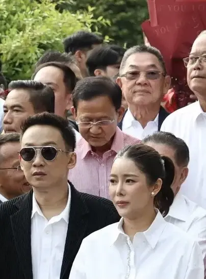 เฮียเพ้ง พงษ์ศักดิ์ โผล่มารับทักษิณด้วย