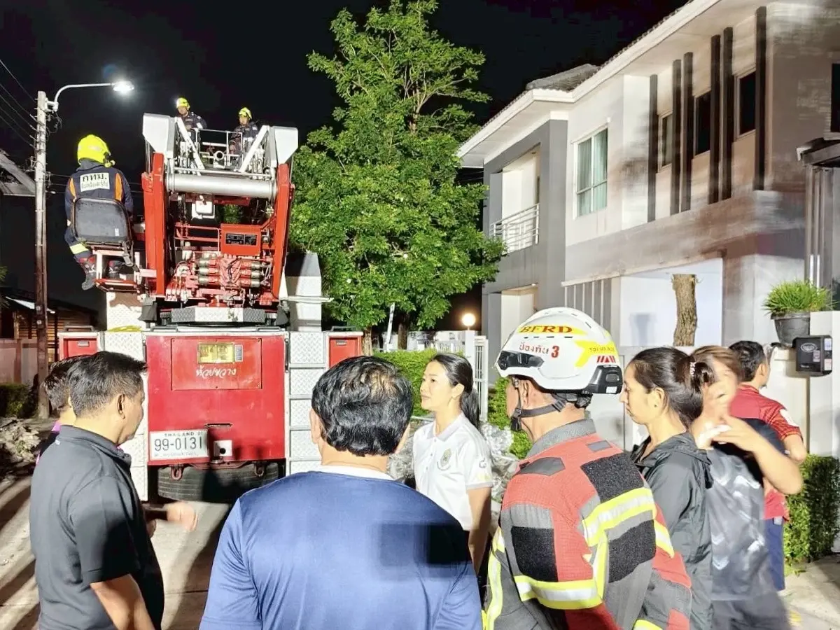 ลาดกระบังอ่วม! พายุถล่มบ้านเรือนเสียหายหนัก "ธีรรัตน์" รุดช่วยเหลือ-ประสาน "ชัชชาติ" เร่งเยียวยา