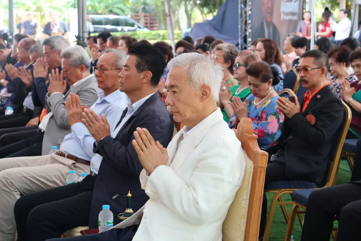 “สุวัจน์” นำชาวโคราช รำลึก 28 ปี "น้าชาติ" วิสัยทัศน์เปลี่ยนสนามรบเป็นสนามการค้า