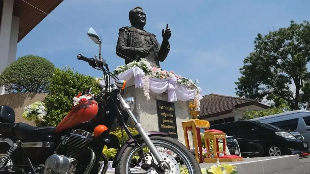 “สุวัจน์” นำชาวโคราช รำลึก 28 ปี "น้าชาติ" วิสัยทัศน์เปลี่ยนสนามรบเป็นสนามการค้า