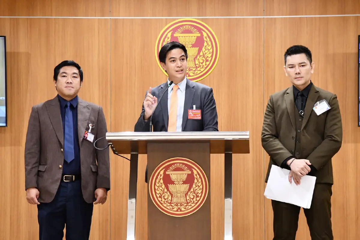 “พริษฐ์” รับหลักฐานใหม่ จาก “ทนายอั๋น” คดีศักดิ์สยาม จี้สอบ ป.ป.ช.