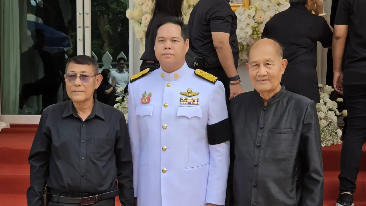 พระราชทานโกศโถ ฉัตรเบญจา พิธีพระราชทานน้ำหลวงอาบศพ “คุณแม่กัลยา บุญญามณี”